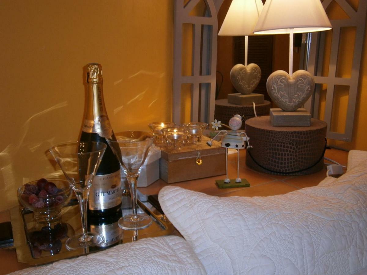 Les Aiguieres En Provence Bed and Breakfast Suze-la-Rousse Buitenkant foto